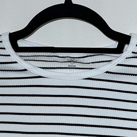 Aura Short Sleeve Striped Ribbed Pullover Cropped Top Black White Womens Size SM - Picture 2 of 5